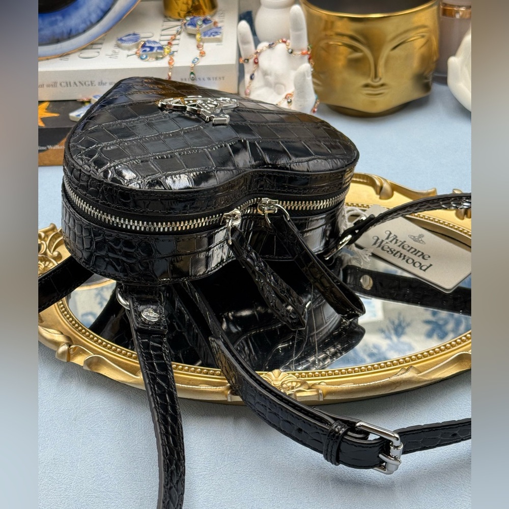 🆕 VIVIENNE WESTWOOD 🧿 NWT Ella Mini Heart Backpack, Black Croc - AUTHENTICATED - Picture 13 of 16
